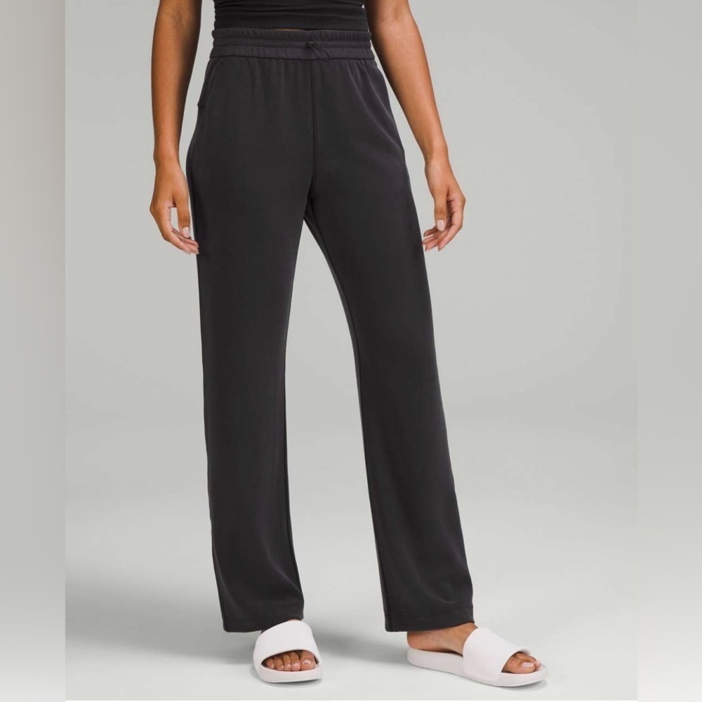 Lululemon Softstreme High-Rise Pant in Black